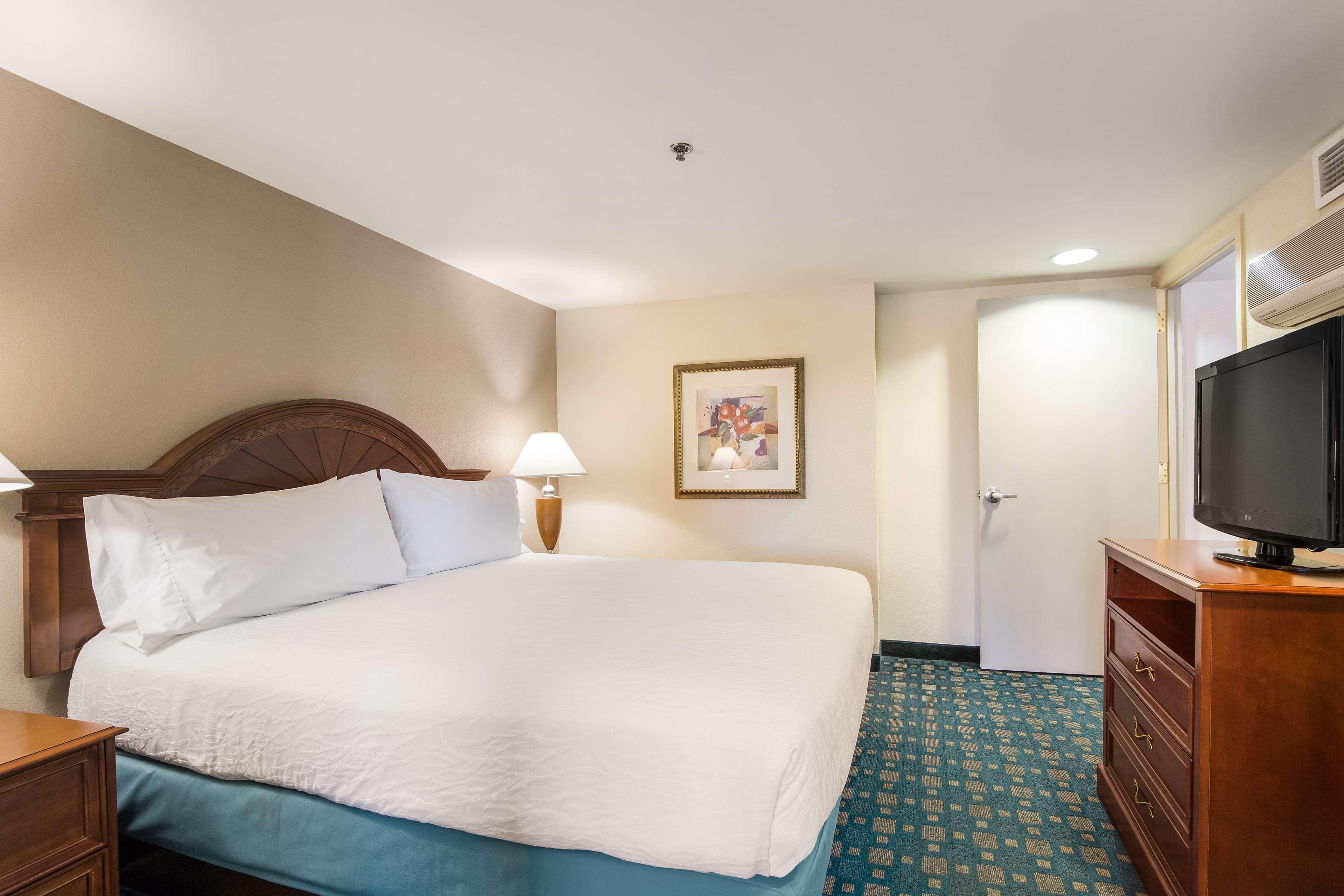 Hilton Garden Inn Suffolk Riverfront Extérieur photo