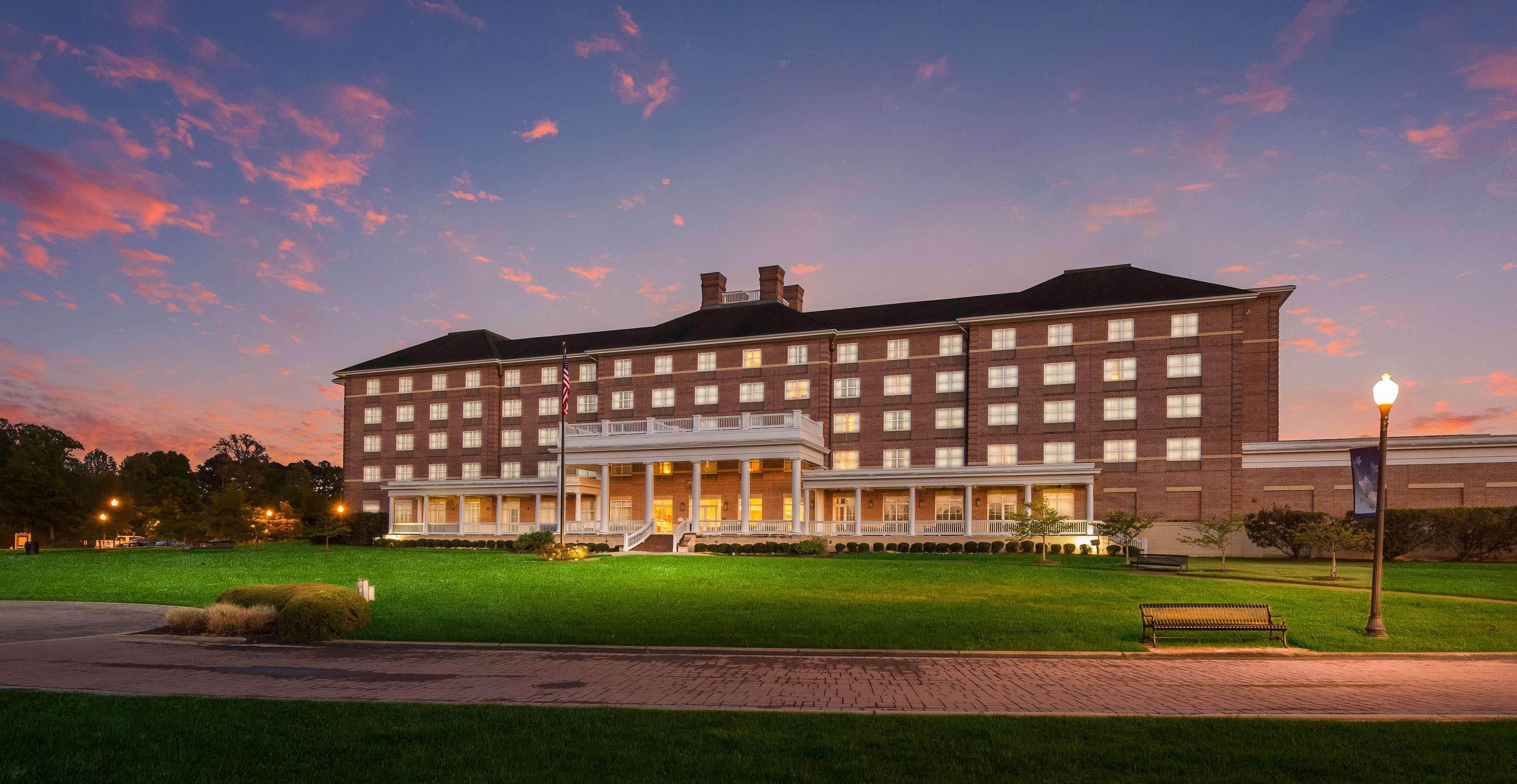 Hilton Garden Inn Suffolk Riverfront Extérieur photo