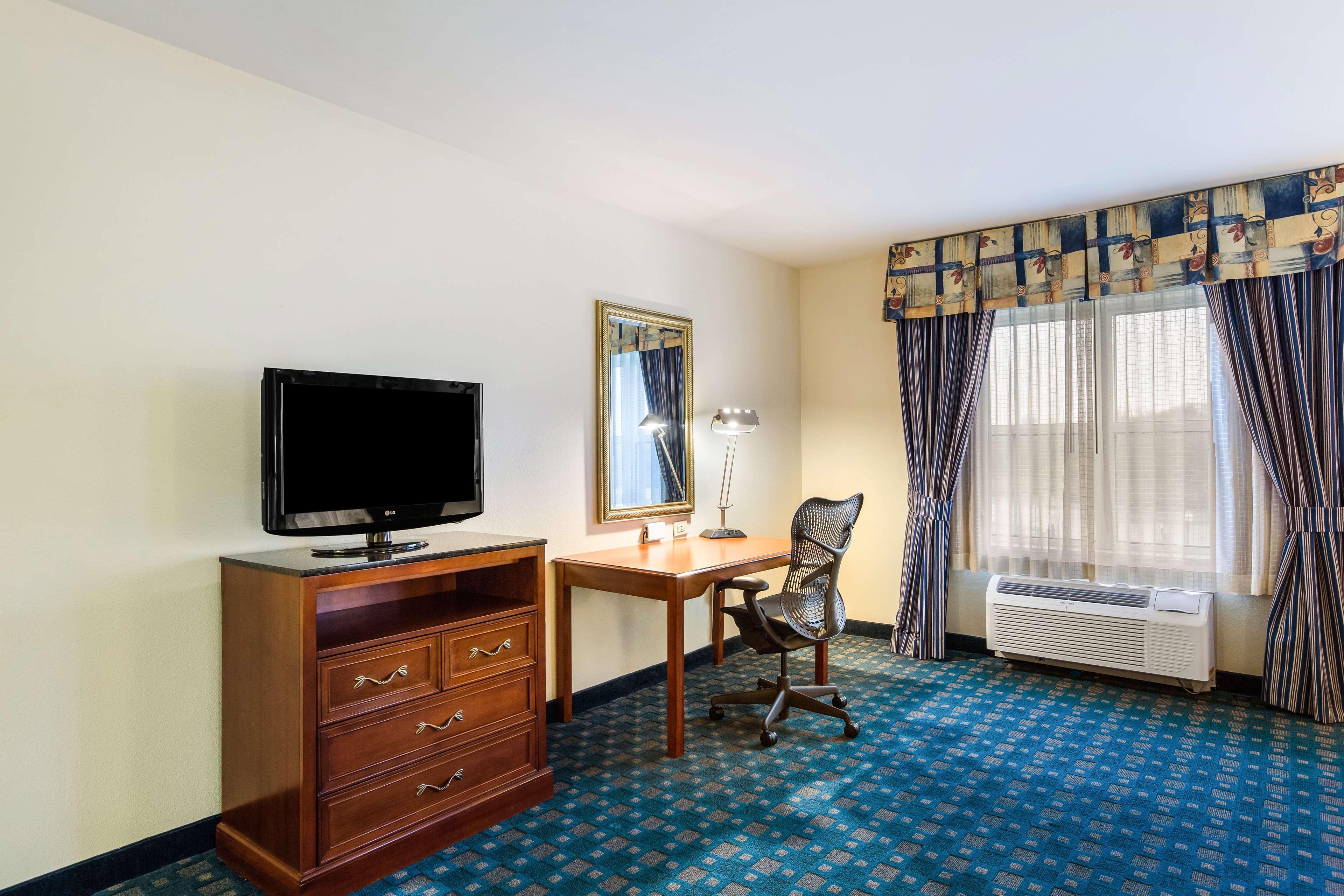 Hilton Garden Inn Suffolk Riverfront Extérieur photo